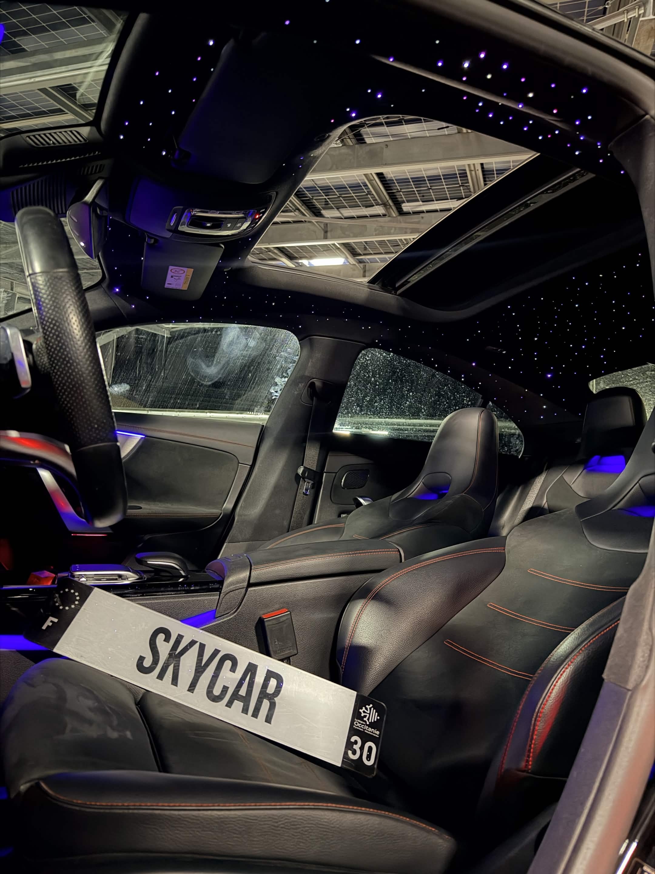 Installation d'un ciel étoilé et éclairage d'ambiance par SkyCar30